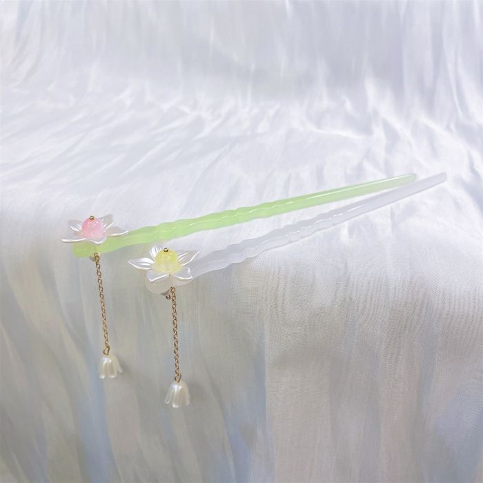 Traditional Chinese Lily of the Valley Tassel Hairpin - Acetate Jade-Inspired Hair Accessory