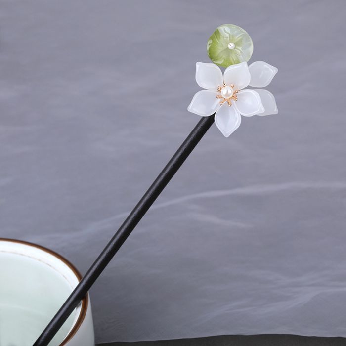 Traditional Chinese Wooden Hairpin - Lotus Leaf Design Hair Stick for Hanfu & Qipao