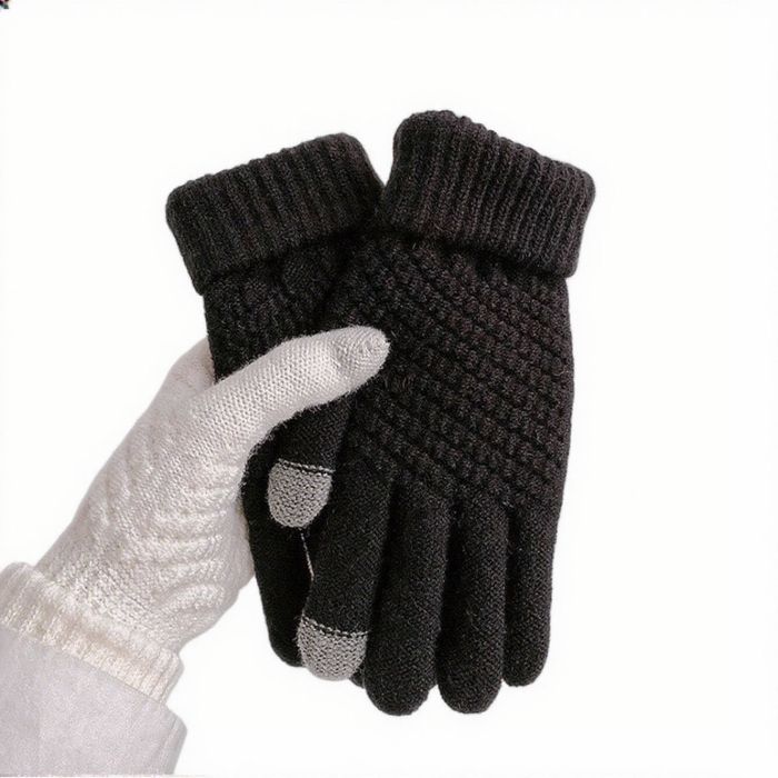Women's Winter Fleece Lined Knit Gloves with Touchscreen Compatibility - Cute Pineapple Design