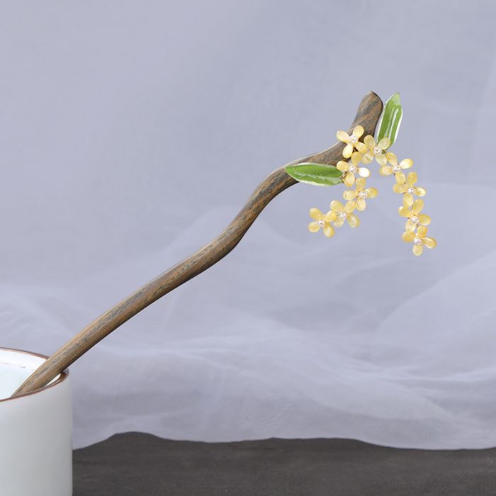 Handcrafted Green Sandalwood Hair Pin with Osmanthus Design - Vintage Chinese Style Hair Accessory