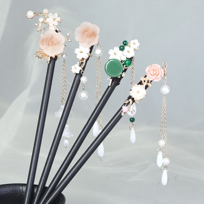 Traditional Chinese Wooden Hairpin with Tassel - Vintage Floral Hair Stick for Hanfu & Qipao Styling