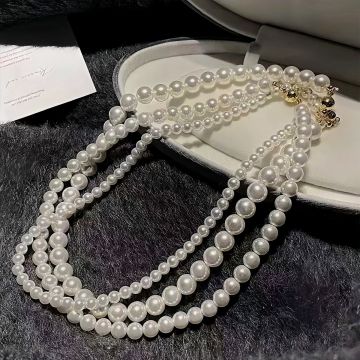 Elegant Magnetic Clasp Pearl Necklace - Light Luxury Geometric Design