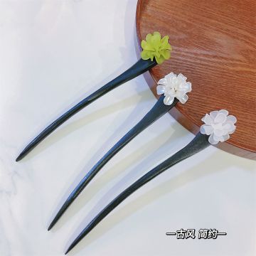 Elegant Chinese Style White Magnolia Wooden Hair Stick - Traditional Flower Hair Pin for Hanfu Cheongsam