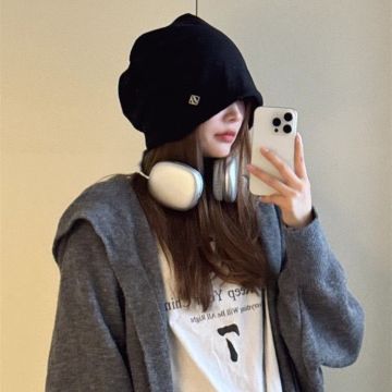 Women's Letter Print Slouchy Beanie - Soft Polyester Beanies with Logo Design