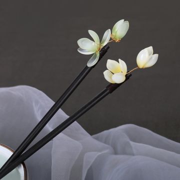 Spring Bud Wooden Hairpin - Traditional Chinese Hair Accessory for Hanfu & Qipao Styling