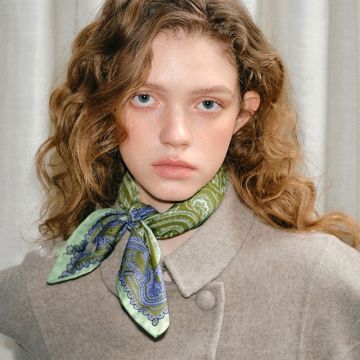 Vintage Retro Square Scarf - 53x53cm Printed Silk Scarf for Women Spring Summer Fashion