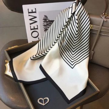 70cm Lijin Satin Square Scarf - Spring Summer Fashion Neck Tie - Versatile 70x70cm Printed Silk Scarf for Women
