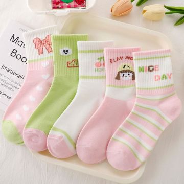 Cute Cartoon Cotton Socks for Girls - Anti-Static Breathable Mid-Calf Kids' Socks (Spring & Autumn Collection)